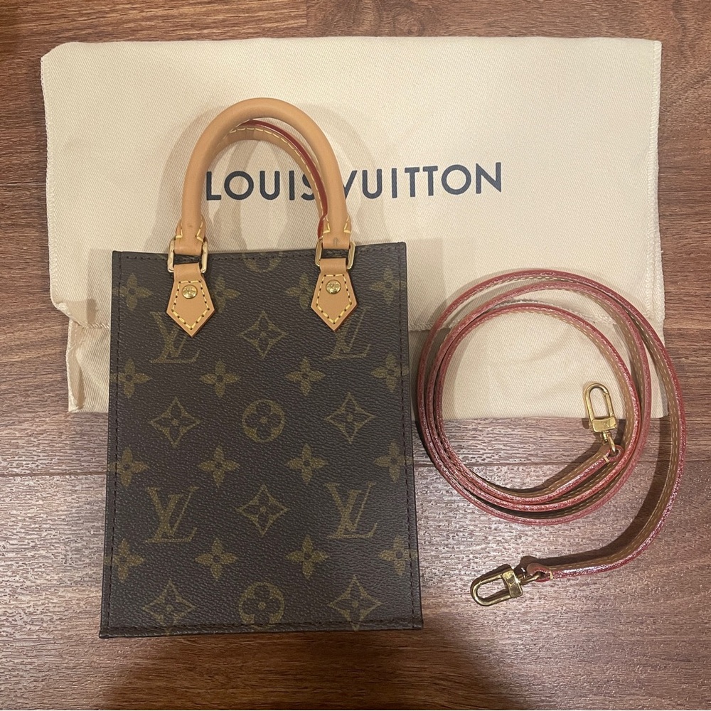 Louis Vuitton Petit Sac Plat